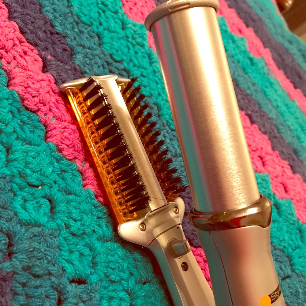 In stylers brush curling iron